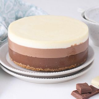 Tarta de tres chocolates