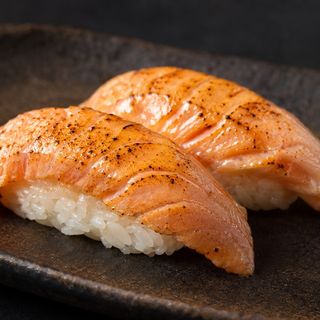 Niguiri Salmón flameado
