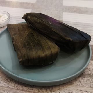 Plato de tamales de pollo