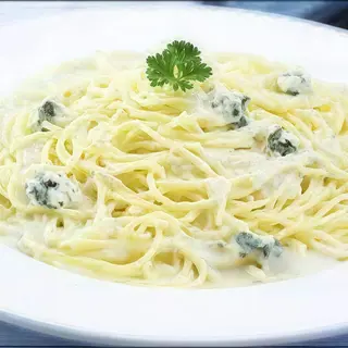 Espaguetis al roquefort