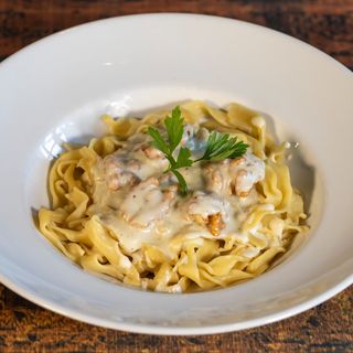 Fetuccini 4 Formaggi e Nocci