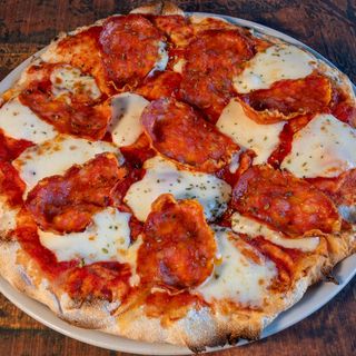 Pinsa pepperoni spianata