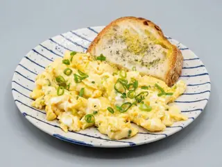 Huevos Fritos O Revueltos ( 2 huevos)