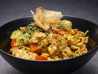 yakisoba con pollo