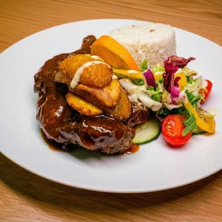 BBQ Chicken / Pollo adobado con salsa Barbacoa