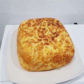 Tortilla de patata con cebolla entera