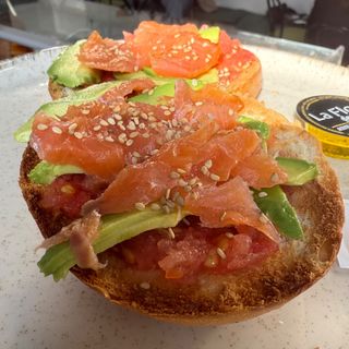 Tostadas de Salmón 2 unidades