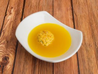 Caldo con pelota