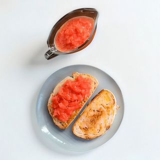 Pan con tomate