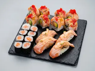 Salmón Lovers Box (20 Pzas.)