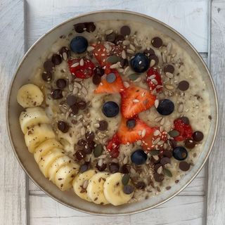 Banana chocolate chip oatmeal