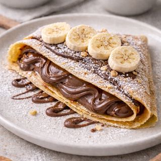 Crepes banana y salsa + 1 zumo saludable (16 oz.)