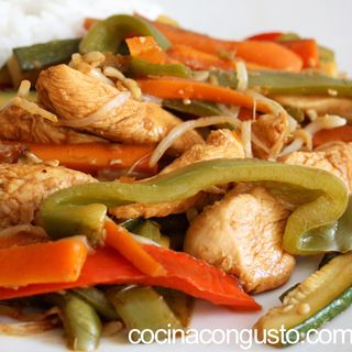Pollo con verduras