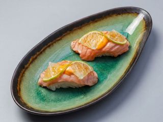 Nigri Flame Kissed Salmón y Lima