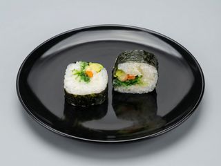 Futomaki Zanahoria, Kanpyo, Takuan y Aguacate (10 Pzs.)
