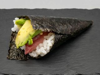 Temaki Atún, Kanpyo y Aguacate (2 Pzs.)