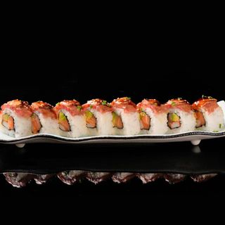 09A.- Rolls De Salmó, Alvocat, Cranc , Wagyu i foie