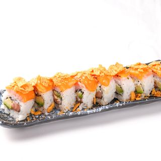 11B.- Rolls de salmó, alvocat, formatge Philadelphia, cheddar i doritos