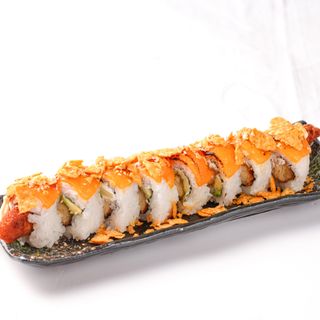19B.-Rolls De Pollastre arrebossat, aguacate , formatge Philadelphia, cheddar i doritos