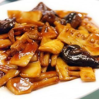 32. Bambú y setas shiitake