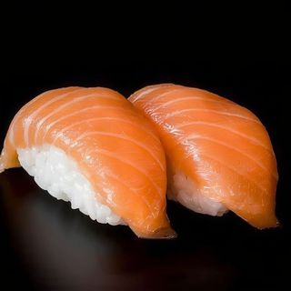 Nigiri de salmón (2 uds.)