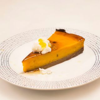 Tarta De Calabaza Con Requesón Y Miel De Cayena