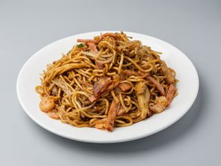 Tallarines Fritos Con Tres Delicias