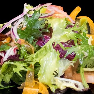 Pequeña ensalada mixta