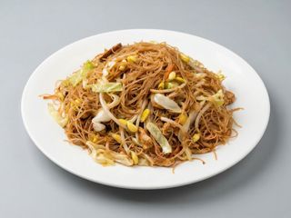 Fideos Fritos con carne y verduras 