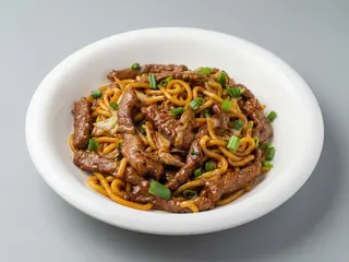 Udon con ternera y verduras