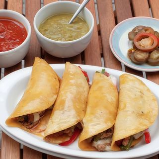 Alambre Chilango Con Queso