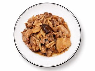 Pato con Bambú y Setas Chinas