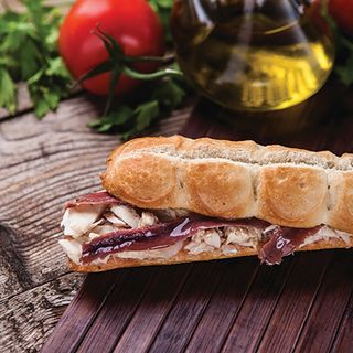 Baguette con Bonito de Guetaria y Anchoas del Cantábrico