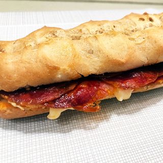 Baguette de Chorizo de Bellota Ibérico y Queso Fundido