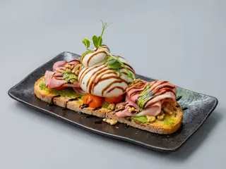 Tostada Gina