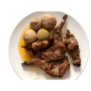 Conejo En Salmorejo Y Papas Arrugadas