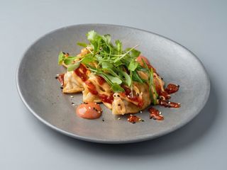 Plato - Gyozas de pollo con salsas japo-mexicano (7uds.)