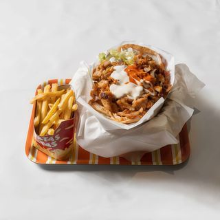 Menú Pita Kebab amb beguda i patates fregides