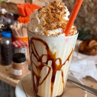 Frozen Natillas Milkshakes