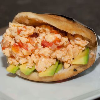 Arepa con chorizo