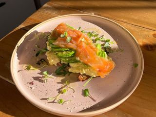 Tosta de salmón ahumado