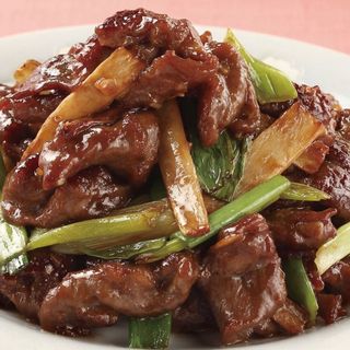 Ternera con cebollita y jengibre