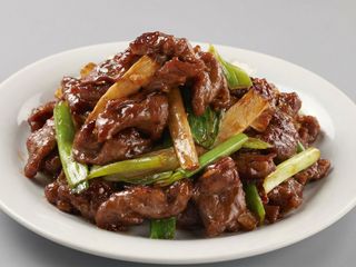 Ternera con cebollita y jengibre