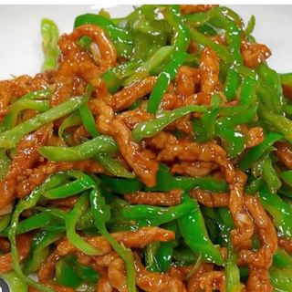 Ternera con pimientos verdes