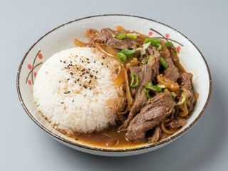 105 Arroz con ternera cebolla