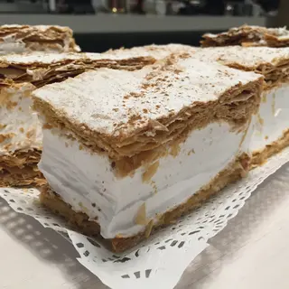 Milhoja de Merengue (Porción)