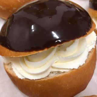 Bamba de nata y chocolate (Porción)