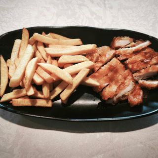 Pechuga De Pollo Rebozado Con Patatas