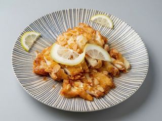 Pollo Almendrado Con Salsa Limón