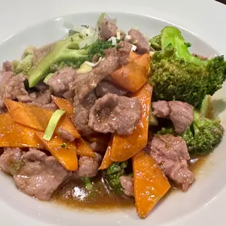 Ternera Con Salsa Soja Y Brocolí